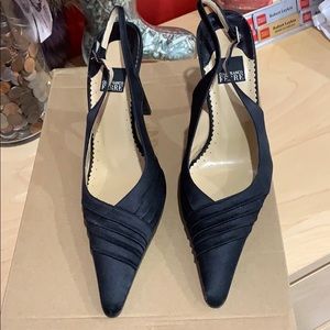 GianFranko Ferrre shoes. Size 8